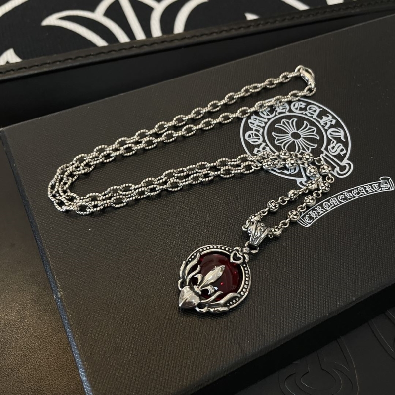 Ch*0me He**ts necklaces